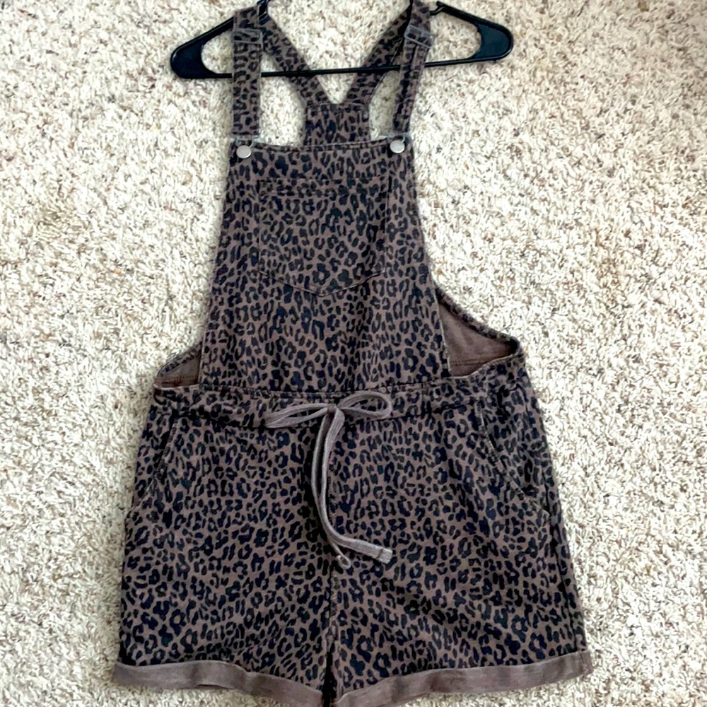 Medium jersey short cheetah overalls